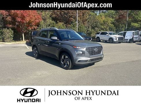 Certified 2026 Hyundai Venue SEL FWD image 13