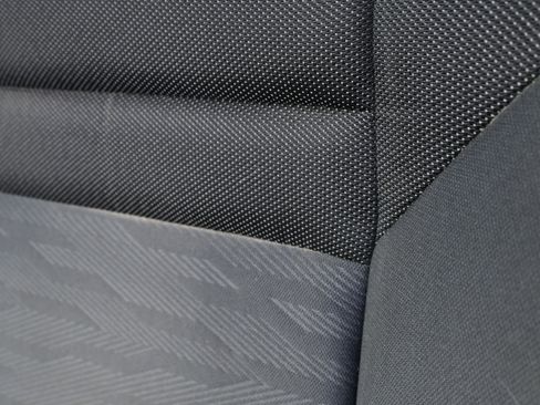 Used 2022 Nissan Frontier SV w/ Technology Package image 23