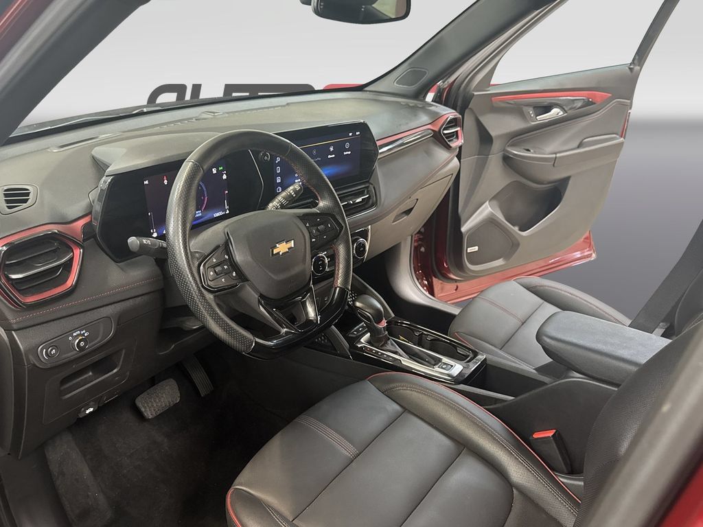 Used 2025 Chevrolet TrailBlazer RS w/ Convenience Package FWD image 6