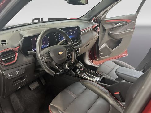 Used 2025 Chevrolet TrailBlazer RS w/ Convenience Package FWD image 6