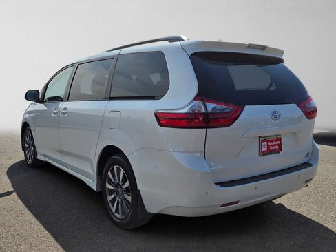Used 2020 Toyota Sienna XLE w/ XLE Navigation Package AWD/4WD image 6