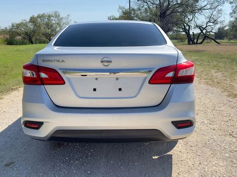 Used 2018 Nissan Sentra S image 5