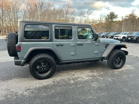Used 2024 Jeep Wrangler Willys image 15