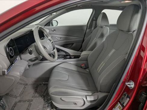 Used 2025 Hyundai Elantra SEL FWD image 16