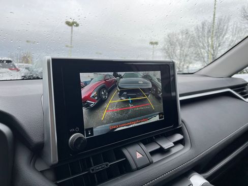 Used 2025 Toyota RAV4 LE image 17