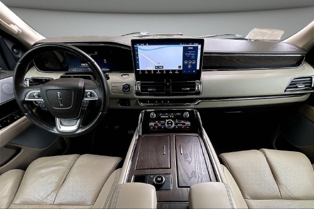 Used 2023 Lincoln Navigator L Reserve AWD/4WD image 9