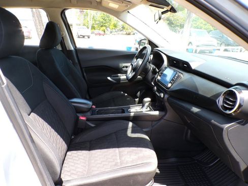 Used 2022 Nissan Kicks SV FWD image 18
