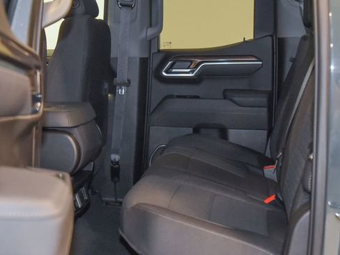 Used 2025 Chevrolet Silverado 1500 LT image 10