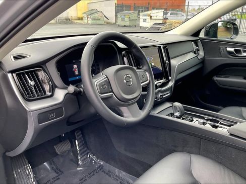 Used 2025 Volvo XC60 B5 Core w/ Climate Package image 17