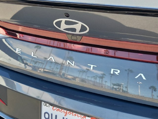 Used 2025 Hyundai Elantra Sport FWD image 28