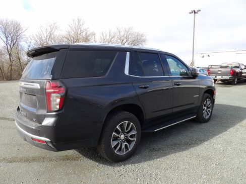 Used 2024 Chevrolet Tahoe LT w/ LT Signature Package image 4