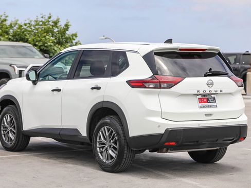 Used 2024 Nissan Rogue S FWD image 7