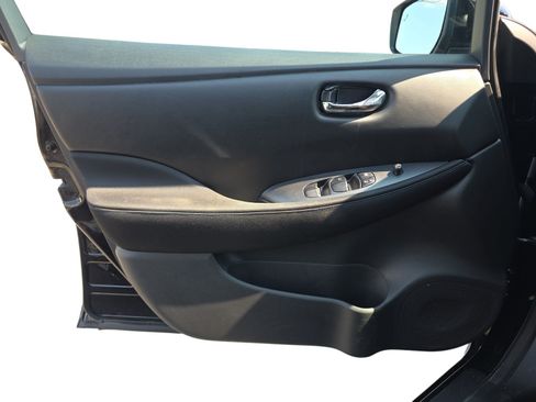 Used 2022 Nissan Leaf S FWD image 22