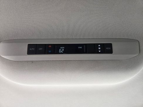 Used 2022 Toyota Sienna LE image 13