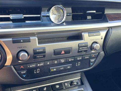 Used 2013 Lexus ES 350 w/ Luxury Pkg FWD image 30