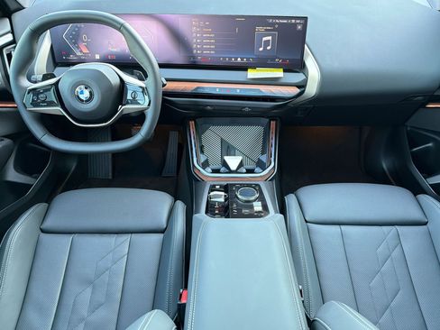 Used 2025 BMW X3 xDrive30i w/ Premium Package image 16