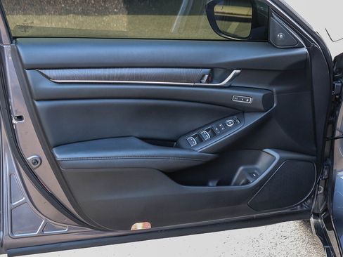 Used 2021 Honda Accord Touring image 21