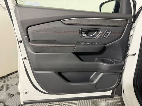 New 2026 Honda Pilot Black Edition image 17