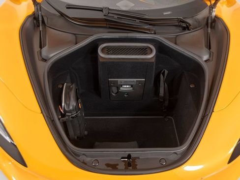 Used 2024 McLaren 750S Spider RWD image 46