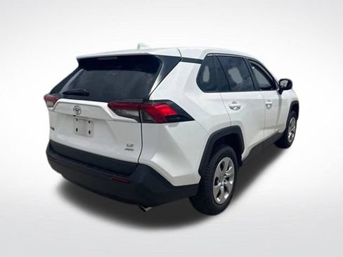 Used 2023 Toyota RAV4 LE AWD/4WD image 5