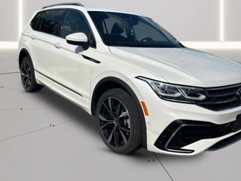 Used 2024 Volkswagen Tiguan SEL R-Line AWD/4WD image 29