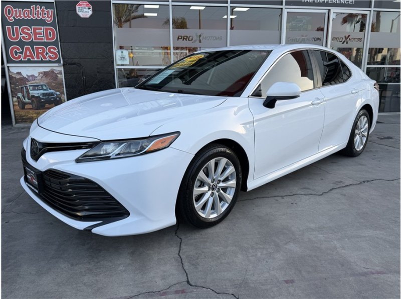 Used 2019 Toyota Camry LE FWD image 3