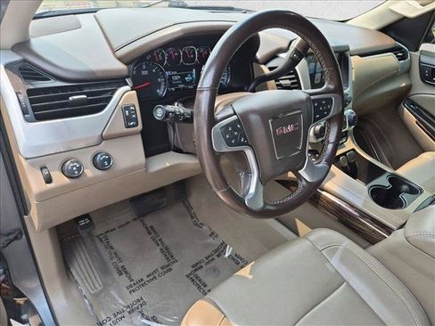 Used 2019 GMC Yukon XL SLT w/ Open Road Package AWD/4WD image 10