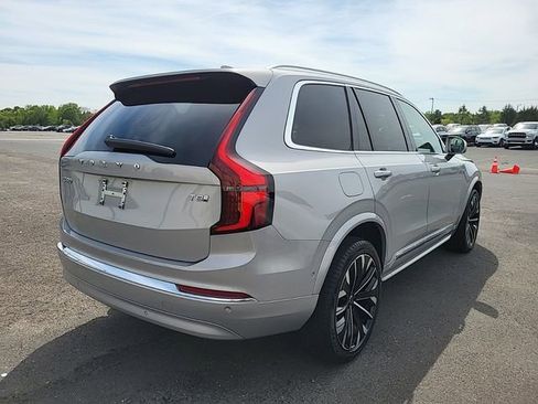Used 2025 Volvo XC90 T8 Ultra image 4