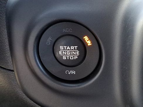 Used 2021 Jeep Wrangler Sport S image 30