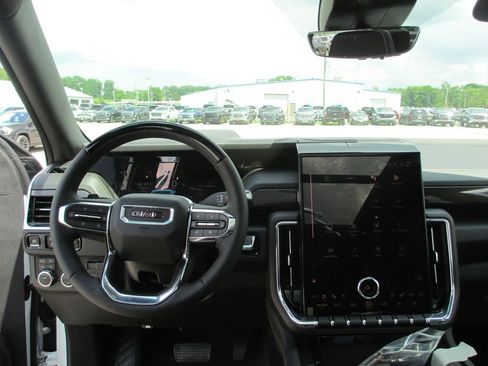New 2026 GMC Yukon Elevation w/ Elevation Premium Package AWD/4WD image 16