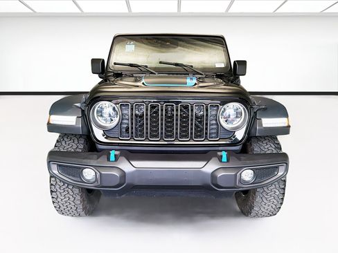 Used 2024 Jeep Wrangler Unlimited Rubicon 4xe w/ Technology Group AWD/4WD image 2