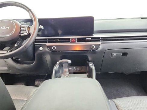 Used 2024 Kia Sorento S image 24