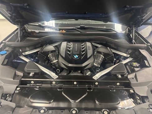 Used 2022 BMW X6 M50i w/ Executive Package image 27