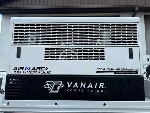 Used 2018 Ford F550 4x4 Regular Cab Super Duty image 25