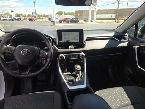 Used 2025 Toyota RAV4 XLE AWD/4WD image 20