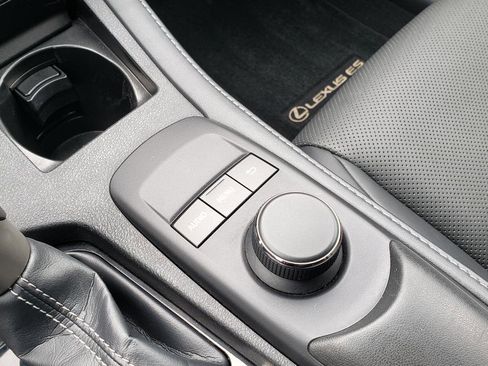 Used 2018 Lexus ES 350 w/ Accessory Package image 39