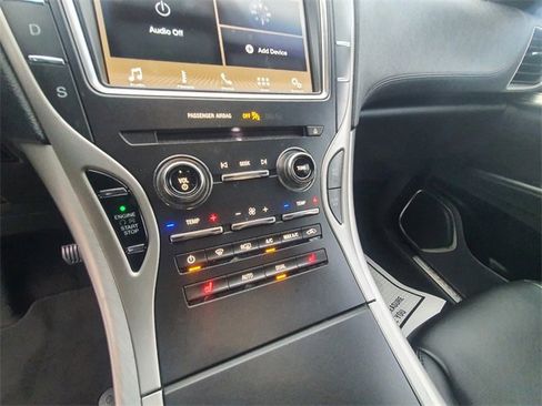 Used 2019 Lincoln Nautilus FWD image 19