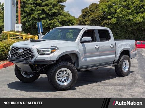 Used 2020 Toyota Tacoma TRD Sport w/ Technology Package RWD image 1