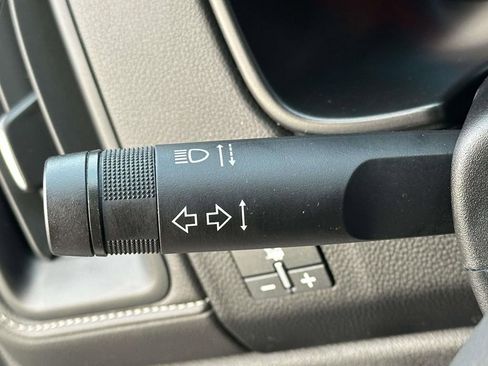 Used 2022 GMC Canyon Denali image 23