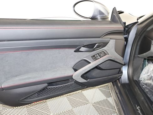 Used 2025 Porsche 718 Boxster Spyder RS image 52