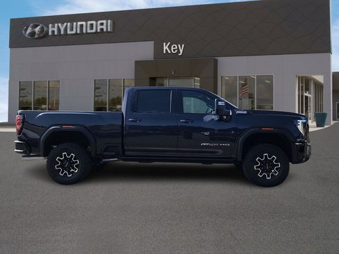 Used 2026 GMC Sierra 2500 AT4X AWD/4WD image 3
