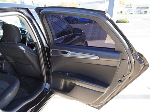 Used 2019 Ford Fusion SE image 27