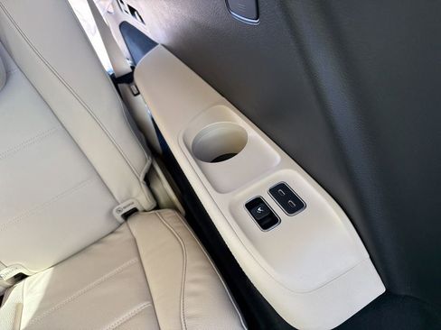 New 2026 Mercedes-Benz GLS 450 4MATIC image 32