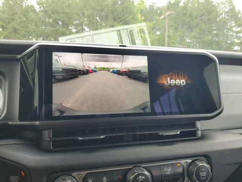 New 2025 Jeep Gladiator Sport image 20