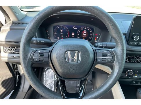 Used 2023 Honda Accord LX image 32
