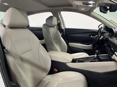 Used 2024 Honda Accord Touring image 10