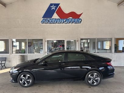 Used 2023 Hyundai Elantra SEL w/ Convenience Package