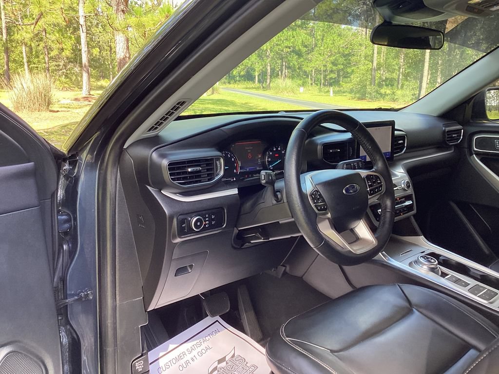 Used 2023 Ford Explorer XLT RWD image 12