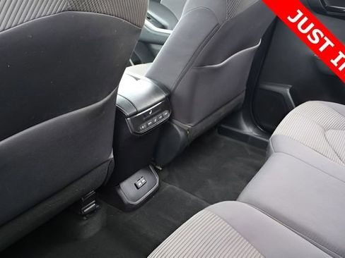 Used 2023 Toyota Highlander LE image 18