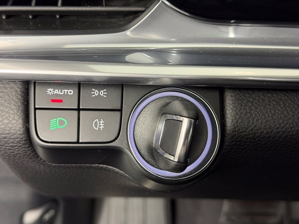 Certified 2023 Porsche Panamera RWD image 30